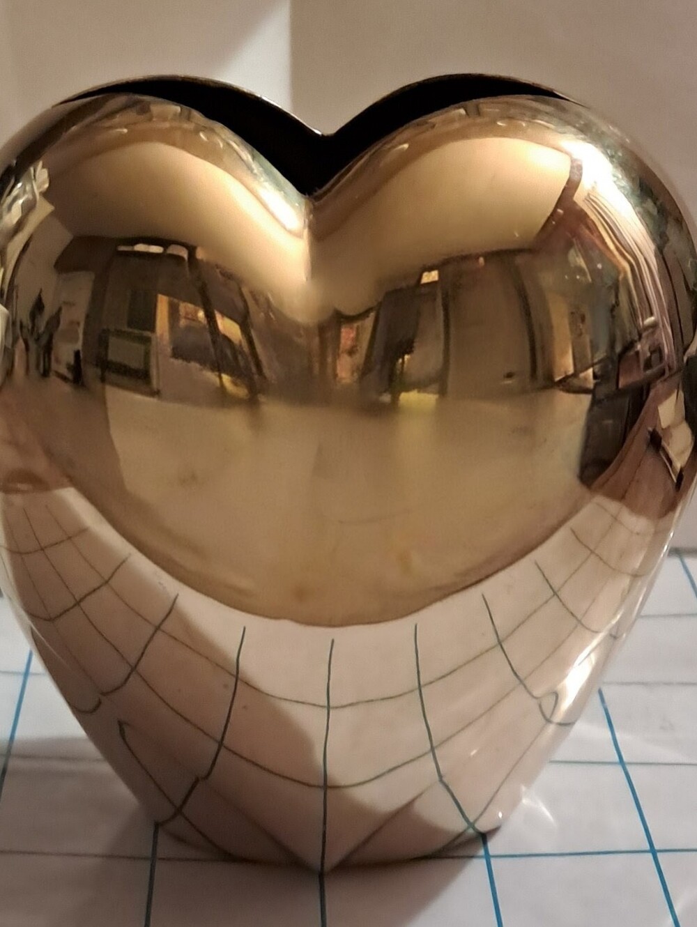 VASE Heart-shaped Vase Preowned